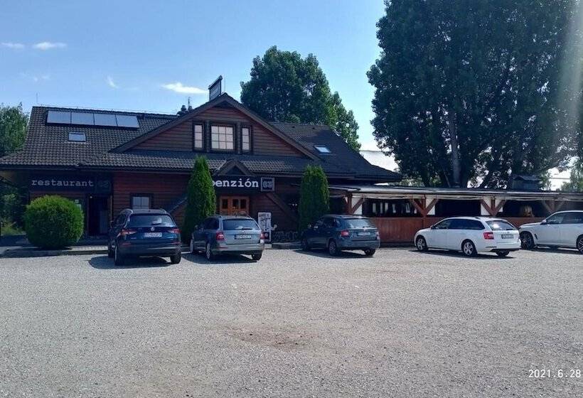 酒店 Penzión Koliba U štefana