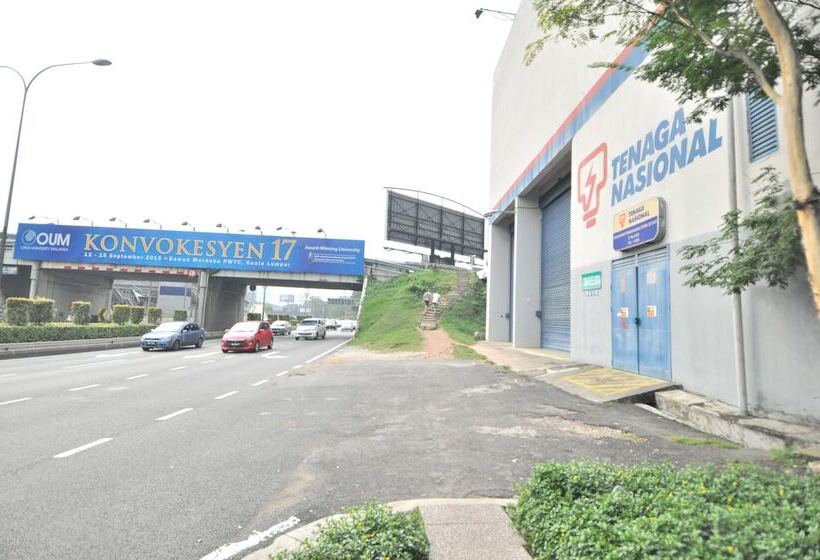 هتل Best Kl City View At Regalia Residence