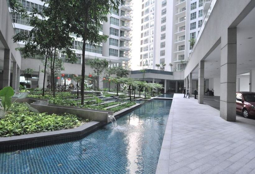 هتل Best Kl City View At Regalia Residence