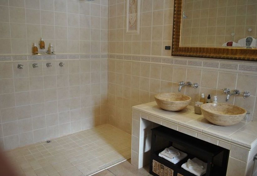 فندق The Hideaway