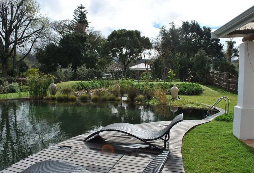 فندق The Hideaway