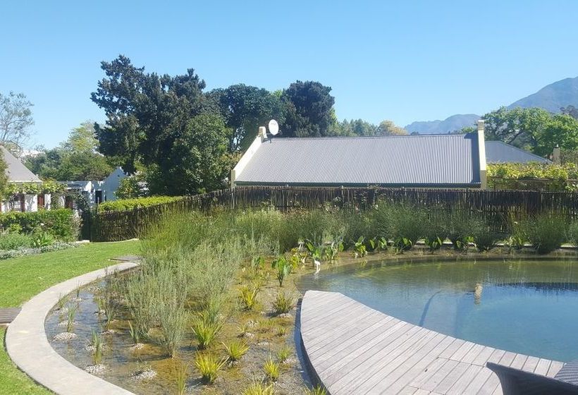 فندق The Hideaway