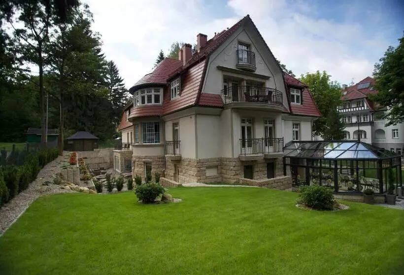 Hotelli Villa Alina Medical Spa