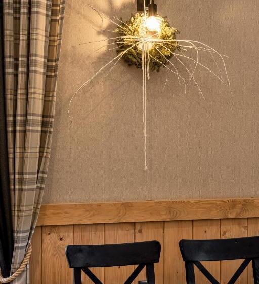 בית מלון כפרי Villa Vita Krupówki