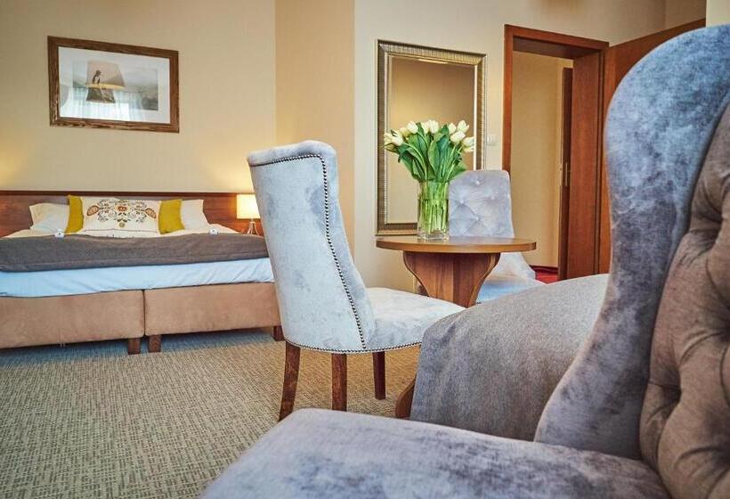 בית מלון כפרי Villa Vita Krupówki