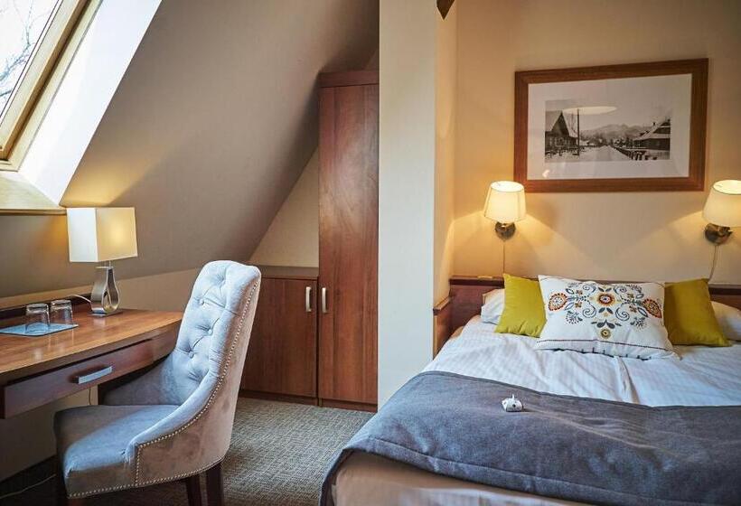 בית מלון כפרי Villa Vita Krupówki