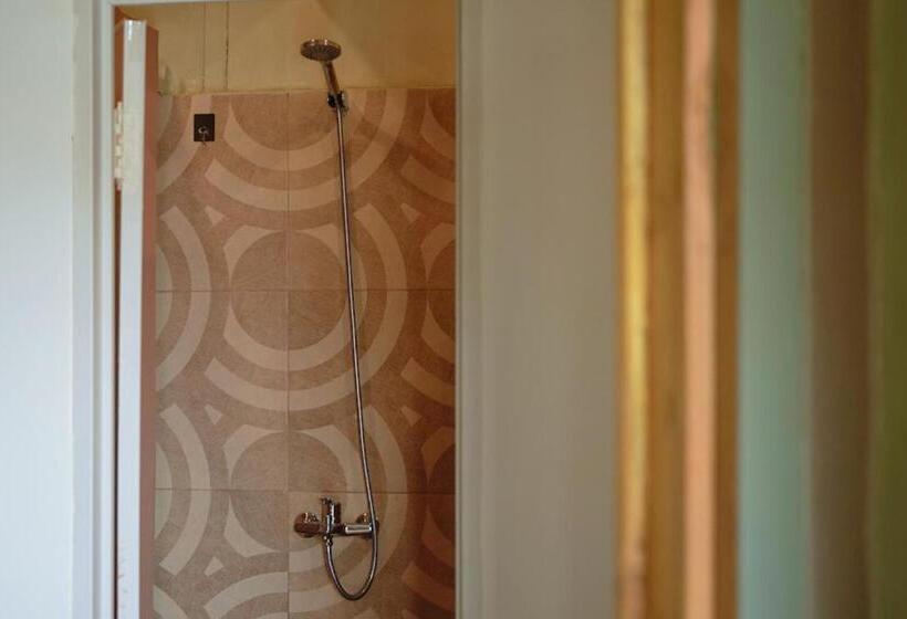 הוסטל Bajo Bunkhouse