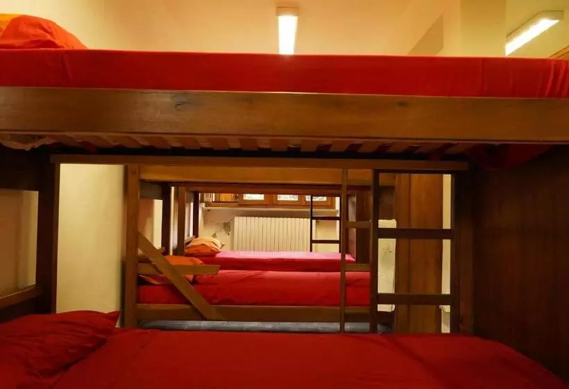 Retkeilymaja Rifugio Nido Del Biancone