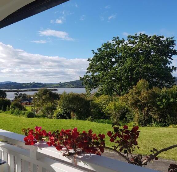 مبيت وإفطار Riverhead Villa