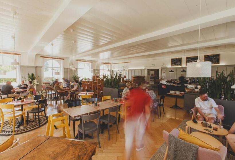 هتل Chrischona Berg