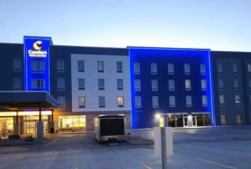 هتل Comfort Inn & Suites At Sanford Sports Complex