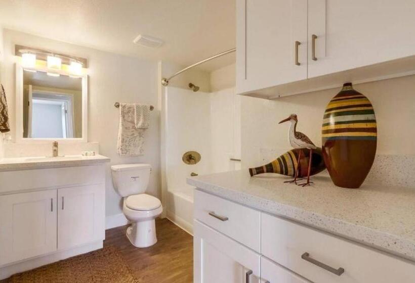 هتل Luxury Space In The Marina