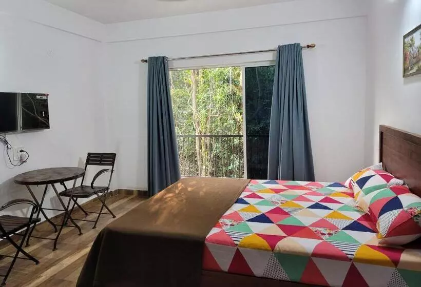 ホテル Miranda Guest House By Rosh Hospitality