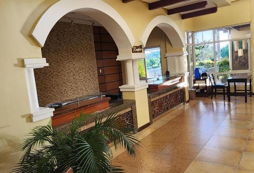 هتل Palacio Puerto Princesa