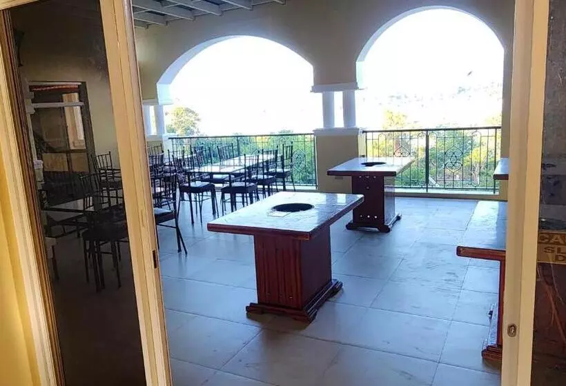 ホテル Palacio Puerto Princesa