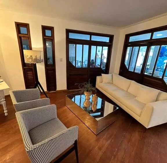 Hotelli Serra Plaza Premium