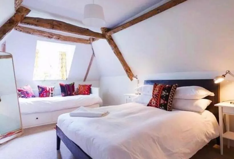 Hotelli The Holford Arms