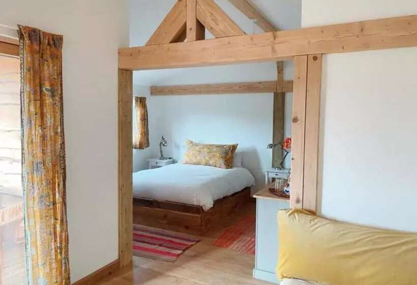 Hotelli The Holford Arms