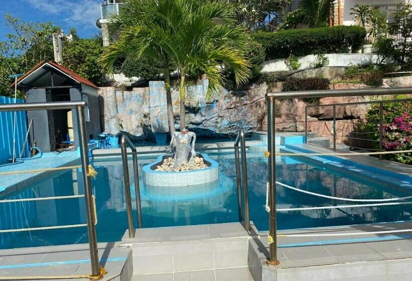 Lorelei Beach Resort