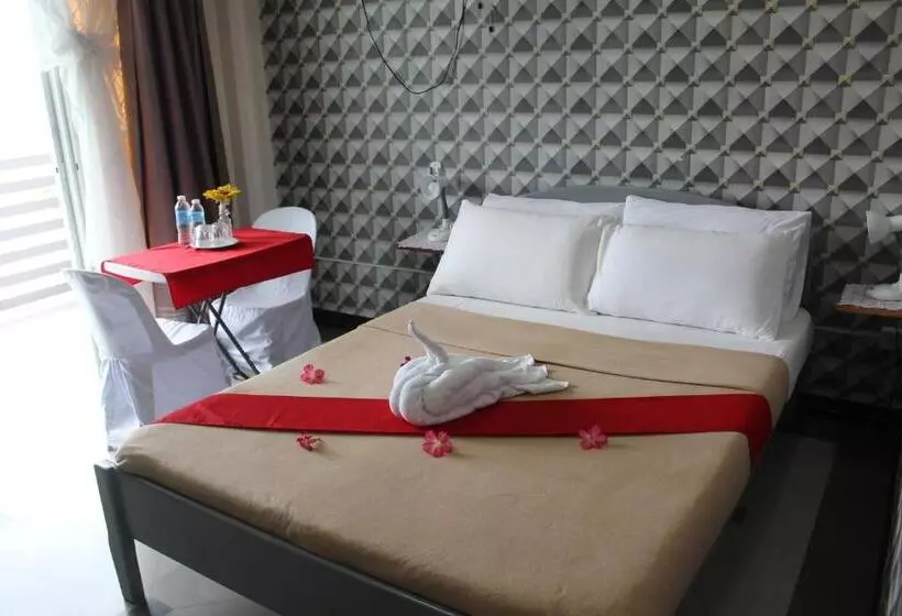 Lorelei Beach Resort