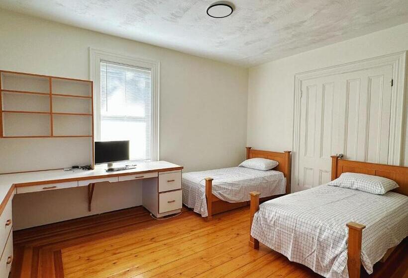 پانسیون 2b1bentire Place Modern Comfort With Old Charm