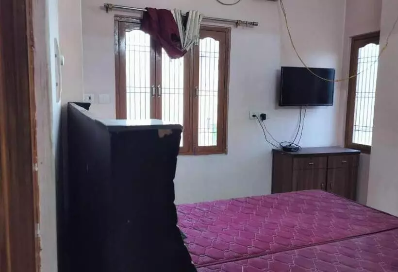ペンション Vandana Ji Guest House 2bhk, 4bhk