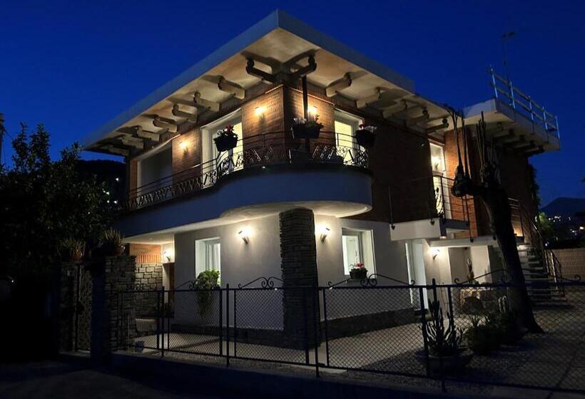 פנסיון Villa Gerani