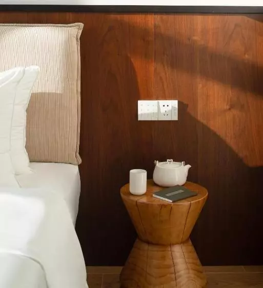 Wuyu Hotel, Smart Park & Happy Valley Jinshansi Metro