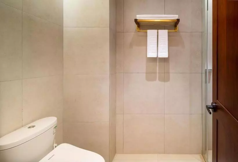 Wuyu Hotel, Smart Park & Happy Valley Jinshansi Metro