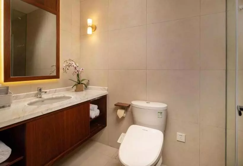 Wuyu Hotel, Smart Park & Happy Valley Jinshansi Metro