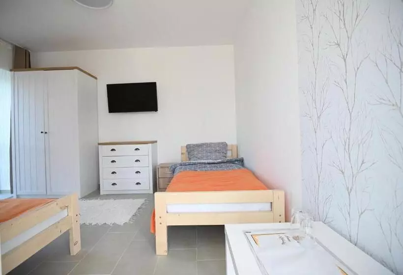 Aamiaismajoitus (B&B) Julianna Vendégház étterem, Rendezvényhelyszín és Szállás