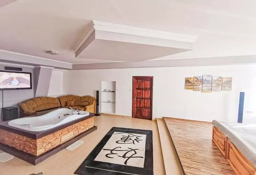 Aamiaismajoitus (B&B) Julianna Vendégház étterem, Rendezvényhelyszín és Szállás