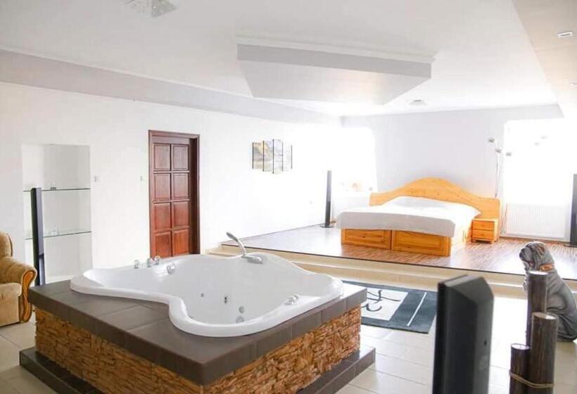 Bed and Breakfast Julianna Vendégház étterem, Rendezvényhelyszín és Szállás