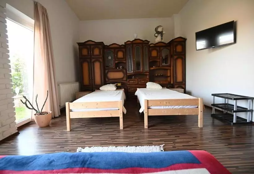 Aamiaismajoitus (B&B) Julianna Vendégház étterem, Rendezvényhelyszín és Szállás