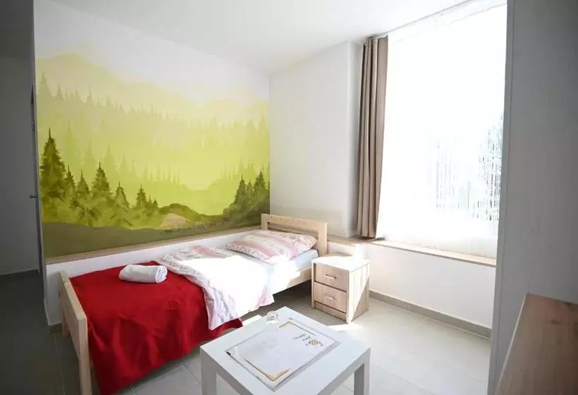 Aamiaismajoitus (B&B) Julianna Vendégház étterem, Rendezvényhelyszín és Szállás