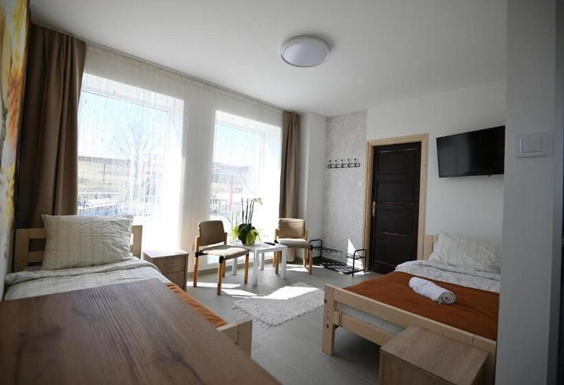 Bed and Breakfast Julianna Vendégház étterem, Rendezvényhelyszín és Szállás