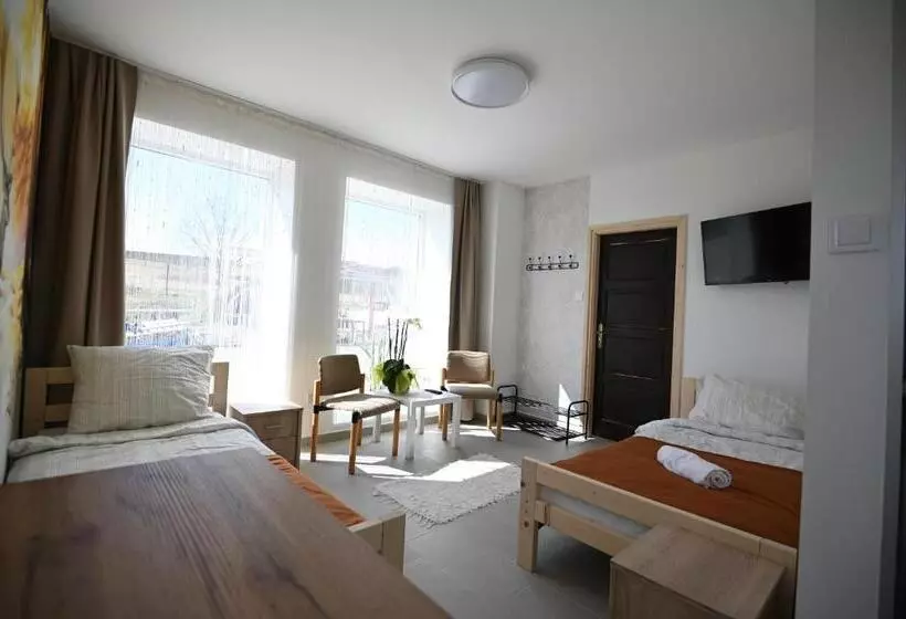Aamiaismajoitus (B&B) Julianna Vendégház étterem, Rendezvényhelyszín és Szállás