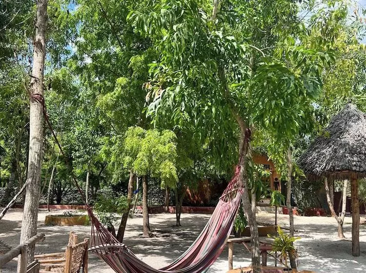 تختخواب و صبحانه Karibu Maisha