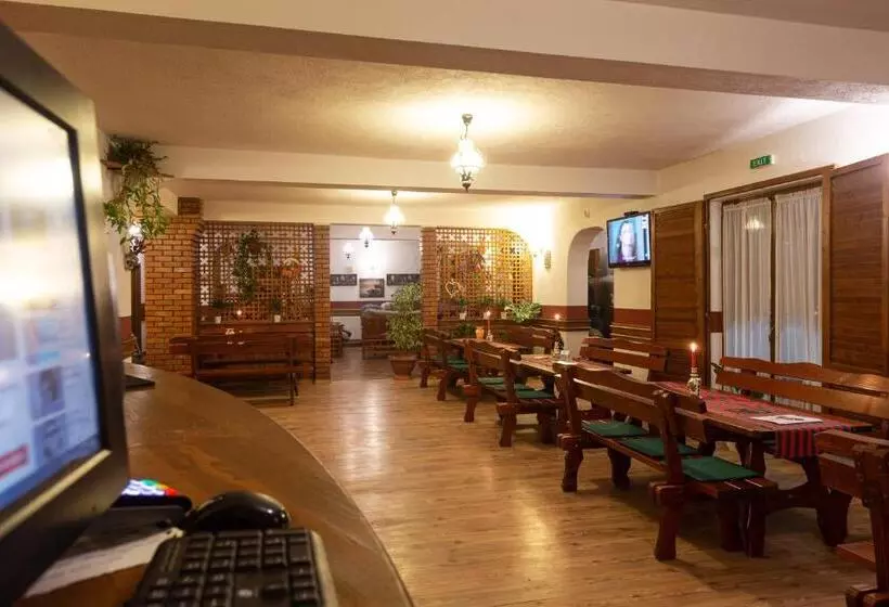 ベッドアンドブレックファースト Pensiunea Si Restaurant Erdo
