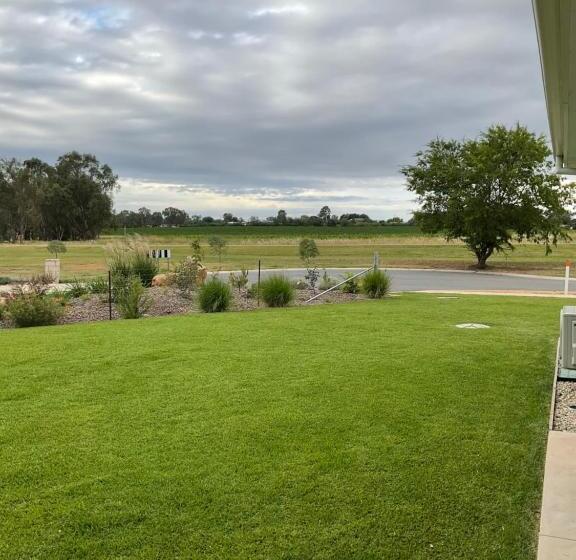 住宿加早餐  Vineyard Views Rutherglen