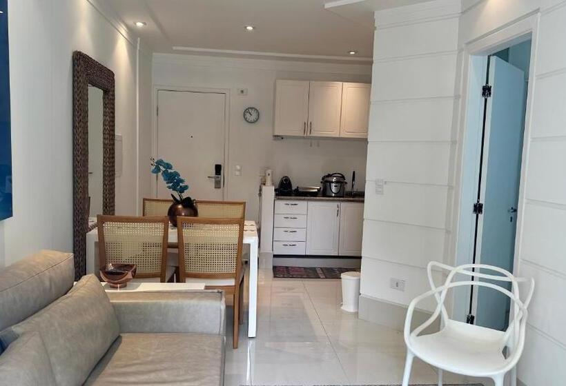 Boulevard Riviera Flat