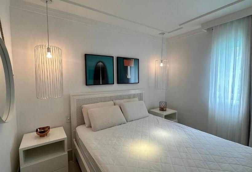 Boulevard Riviera Flat