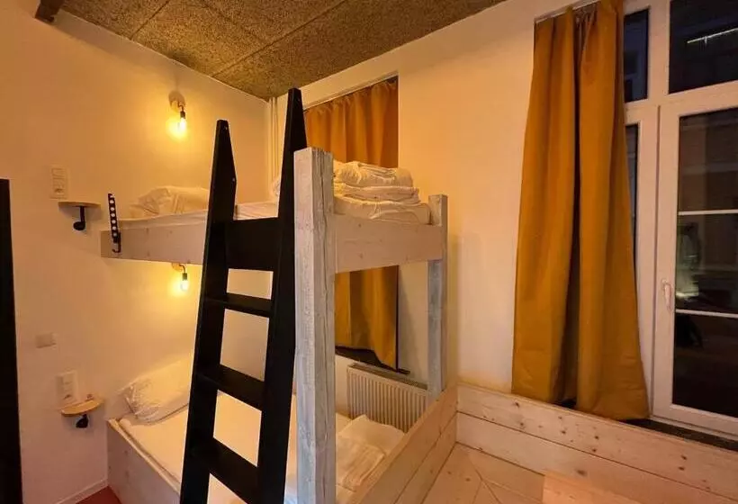 هتل Bed Pepin