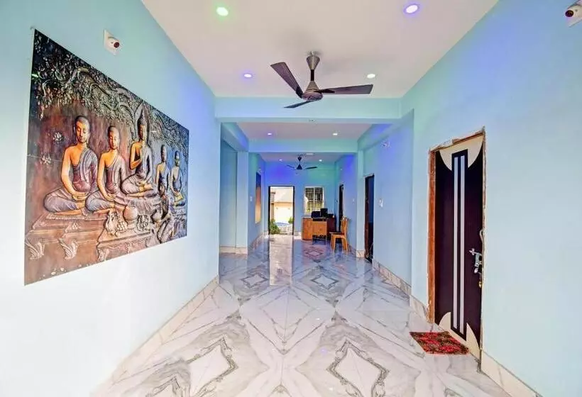 ホテル O Shristi Lodge