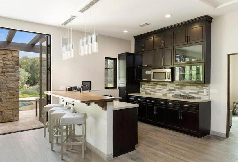 ホテル Peppertree Canyon 7bd 6.5ba Luxe Urban Winery