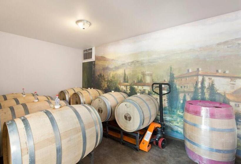 ホテル Peppertree Canyon 7bd 6.5ba Luxe Urban Winery