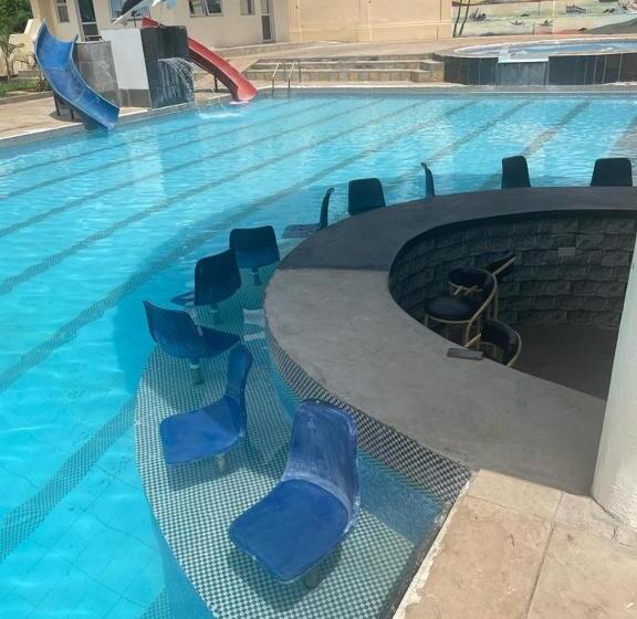 هتل Silver Slopes Resort And Spa