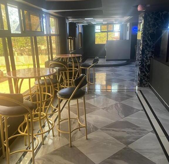 هتل Silver Slopes Resort And Spa