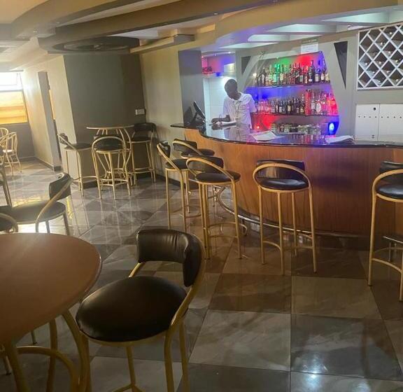 هتل Silver Slopes Resort And Spa