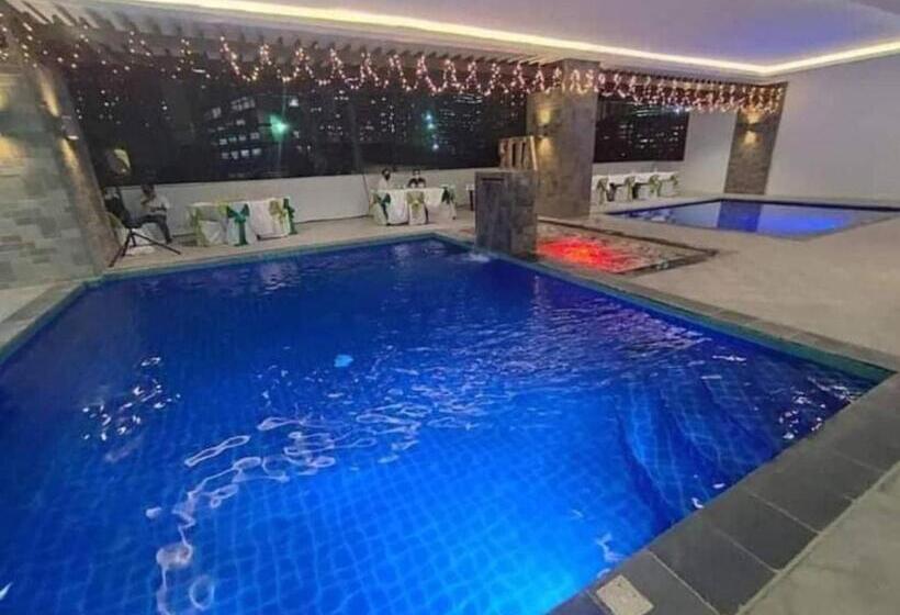 Hotel Six Floor Room 624, Ama Tower Residences